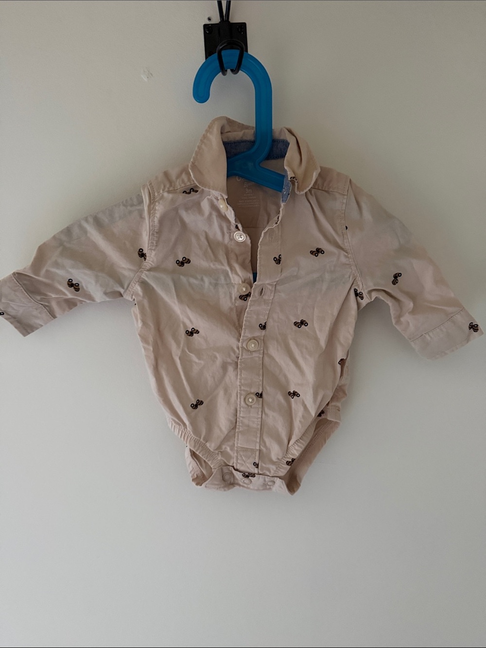 OshKosh B'gosh Beige Button-Up One-Piece with Car Print